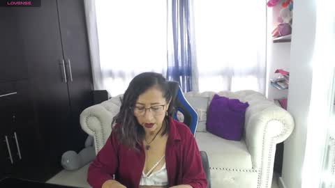 Emmily online show from 31, 12, 2024