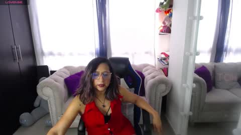 Emmily online show from 4, 1, 2025