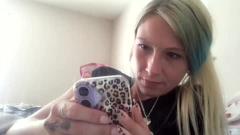 Snapshot of emmwarr1514 chatting on 15, 6, 2026 emmwarr1514 online show from 15, 6, 2026
