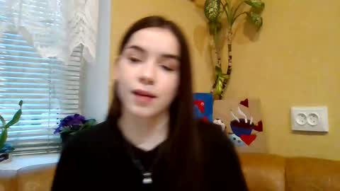 Snapshot of emmy_huff chatting on 9, 12, 2024 emmy_huff online show from 9, 12, 2024