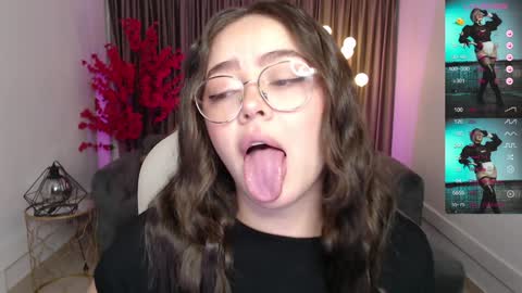 Emmy Walker online show from 30, 12, 2024