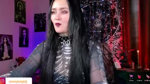 Emmy Bright     50  online show from 13, 5, 2026