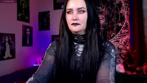 Emmy Bright     50  online show from 19, 5, 2026