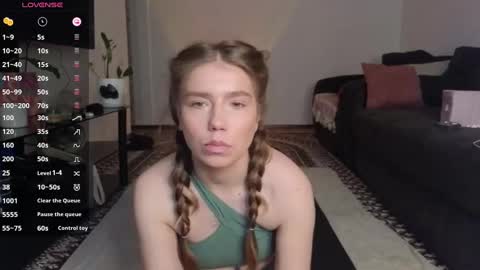 Snapshot of emmyluu chatting on 31, 1, 2025 Emmy online show from 31, 1, 2025