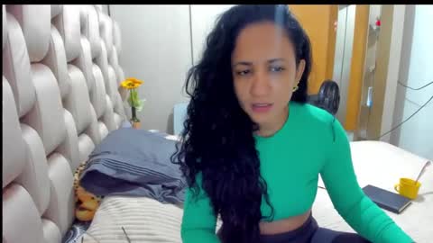 emperatriztapia online show from 12, 1, 2025