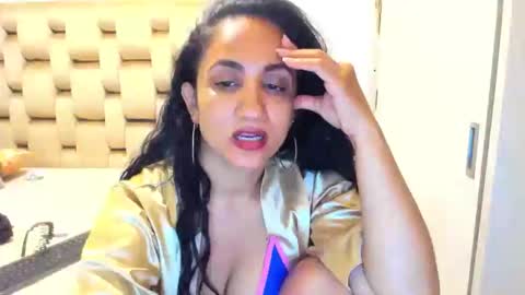 Snapshot of emperatriztapia chatting on 17, 5, 2026 emperatriztapia online show from 17, 5, 2026