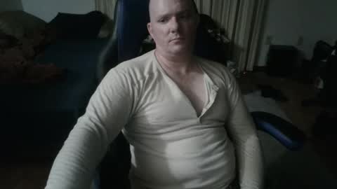 Snapshot of emsguy1 chatting on 16, 4, 2026 Matt online show from 16, 4, 2026