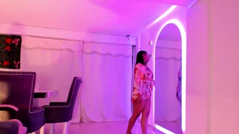 Snapshot of emy_bw chatting on 18, 12, 2024 Emy New profile my other account was suspended follow me online show from 18, 12, 2024