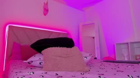 Emy online show from 12, 11, 2025