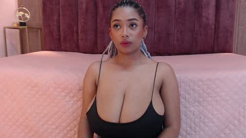 Snapshot of emy_leon chatting on 31, 1, 2025 Emy online show from 31, 1, 2025