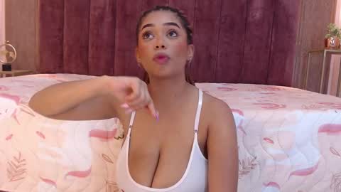 Snapshot of emy_leon chatting on 3, 3, 2025 Emy online show from 3, 3, 2025