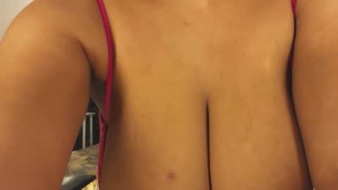 Snapshot of emy_leon chatting on 3, 12, 2025 Emy online show from 3, 12, 2025