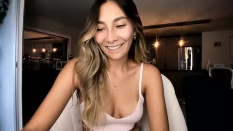 emyconneer online show from 8, 1, 2026