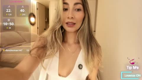 Snapshot of emyconneer chatting on 9, 6, 2026 emyconneer online show from 9, 6, 2026