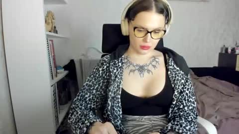 emydeliro online show from 18, 4, 2026