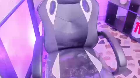 Emy Silver online show from 6, 1, 2026