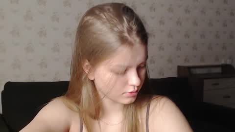 Snapshot of emysway chatting on 9, 2, 2025 EmySway online show from 9, 2, 2025