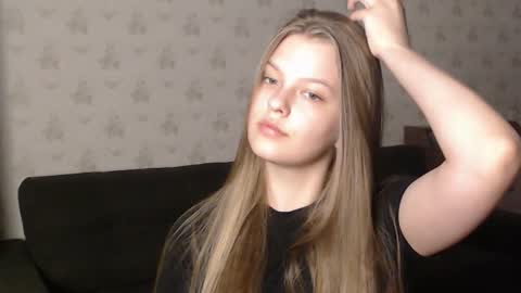 Snapshot of emysway chatting on 12, 3, 2025 EmySway online show from 12, 3, 2025
