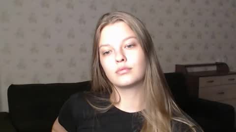 Snapshot of emysway chatting on 4, 10, 2025 EmySway online show from 4, 10, 2025