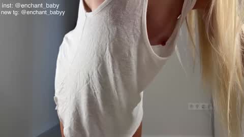 Snapshot of enchant_baby_ chatting on 3, 11, 2025 My name is Eva online show from 3, 11, 2025