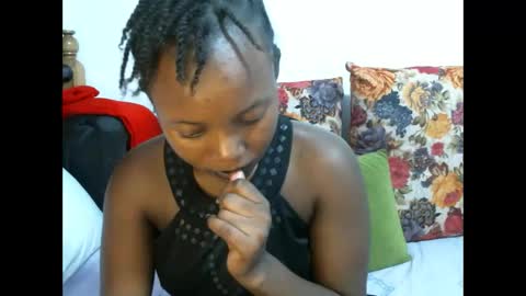 Snapshot of enchantedvee chatting on 23, 5, 2026 Vee online show from 23, 5, 2026