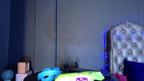 Snapshot of enchantressqueen chatting on 8, 1, 2026 EnchantressQueen online show from 8, 1, 2026