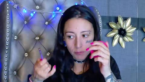 Snapshot of enchantressqueen chatting on 10, 1, 2026 EnchantressQueen online show from 10, 1, 2026