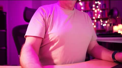 Snapshot of energybra chatting on 4, 12, 2025 uk online show from 4, 12, 2025