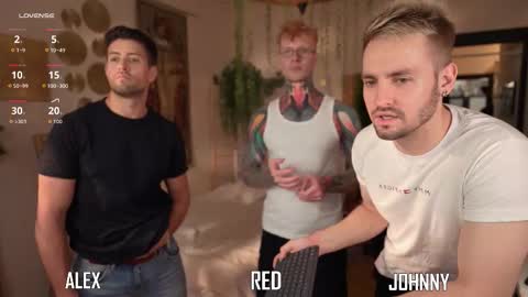 Snapshot of enjohnny chatting on 15, 9, 2025 Johnny online show from 15, 9, 2025