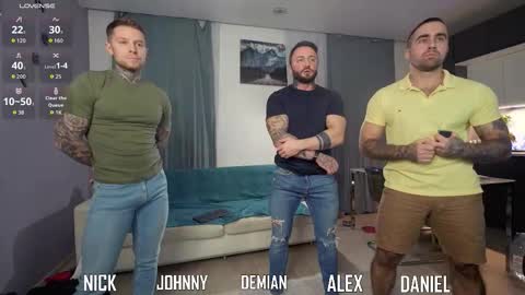 Snapshot of enjohnny chatting on 19, 10, 2025 Johnny online show from 19, 10, 2025