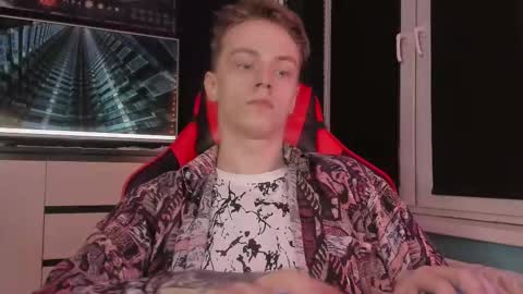 Snapshot of enkeer chatting on 29, 10, 2025 Enker online show from 29, 10, 2025