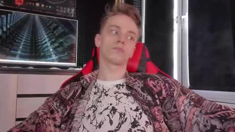 Snapshot of enkeer chatting on 30, 10, 2025 Enker online show from 30, 10, 2025