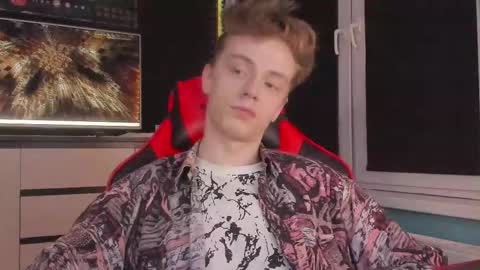 Snapshot of enkeer chatting on 20, 12, 2025 Enker online show from 20, 12, 2025