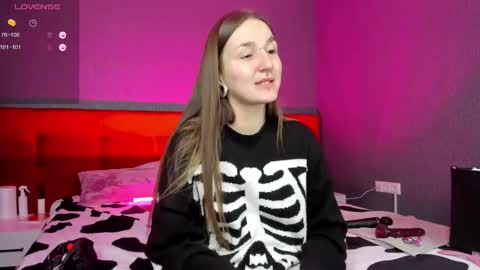 Snapshot of enn_allenn chatting on 8, 1, 2025 enn_allenn online show from 8, 1, 2025