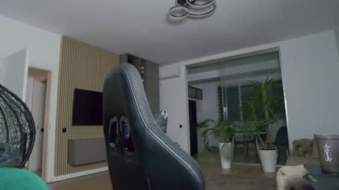 Erik online show from 1, 2, 2025