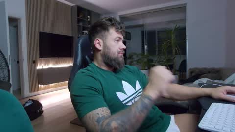 Erik online show from 26, 2, 2025