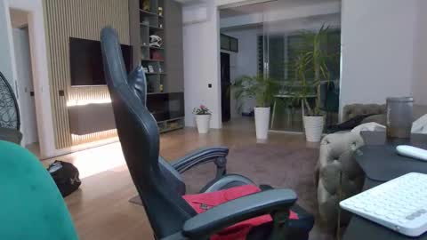 Erik online show from 26, 2, 2025