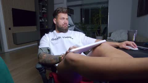 Erik online show from 7, 3, 2025