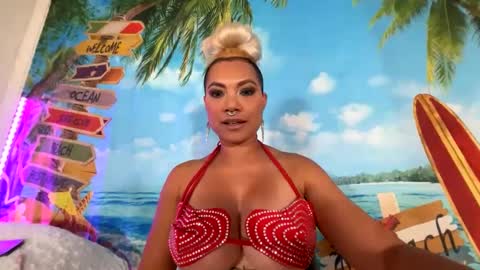 Snapshot of enveeluna chatting on 16, 9, 2025 Mia visit online show from 16, 9, 2025