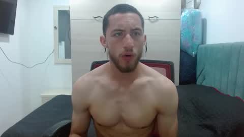 enzo_savage online show from 24, 11, 2025