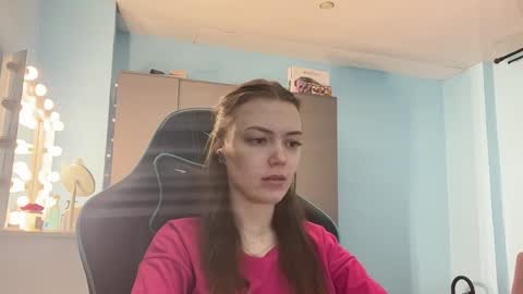 Lily online show from 19, 3, 2026