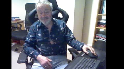 erasmus_d online show from 21, 12, 2024