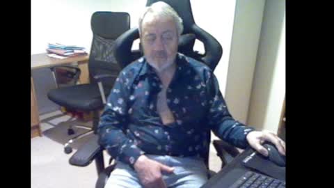erasmus_d online show from 31, 12, 2024