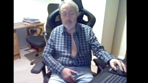 erasmus_d online show from 4, 1, 2025