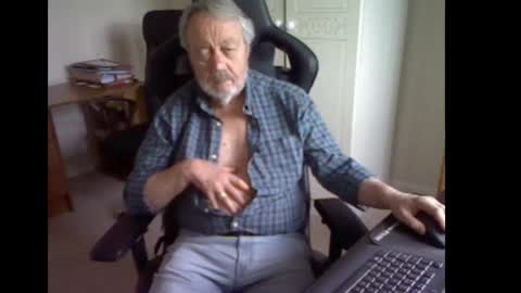 erasmus_d online show from 2, 5, 2026