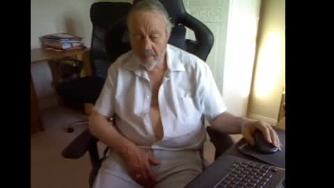 erasmus_d online show from 9, 5, 2026