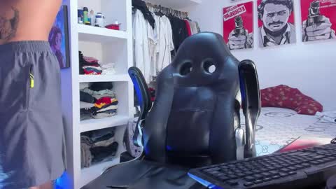 Snapshot of eren_blade_ chatting on 18, 9, 2025 Tht BOSS Eren online show from 18, 9, 2025