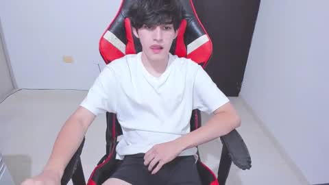 Snapshot of eren_tatakae chatting on 1, 2, 2026 eren_tatakae online show from 1, 2, 2026