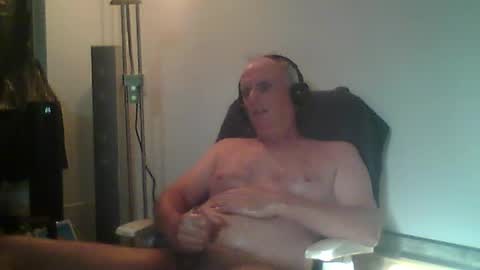 Snapshot of eric204 chatting on 10, 7, 2026 Eric online show from 10, 7, 2026