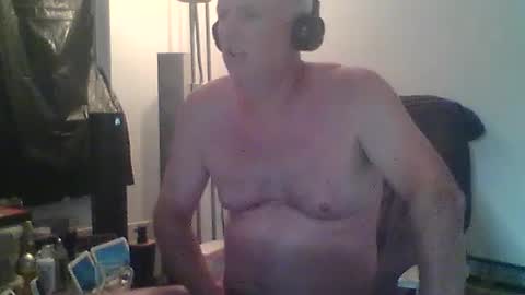 Snapshot of eric204 chatting on 23, 7, 2026 Eric online show from 23, 7, 2026